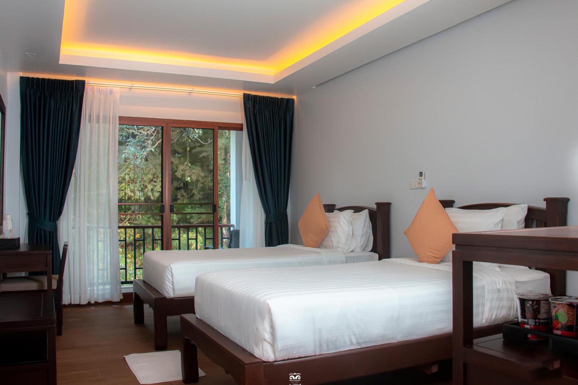 Отель Victoria Cliff Nyaung Oo Phee Island