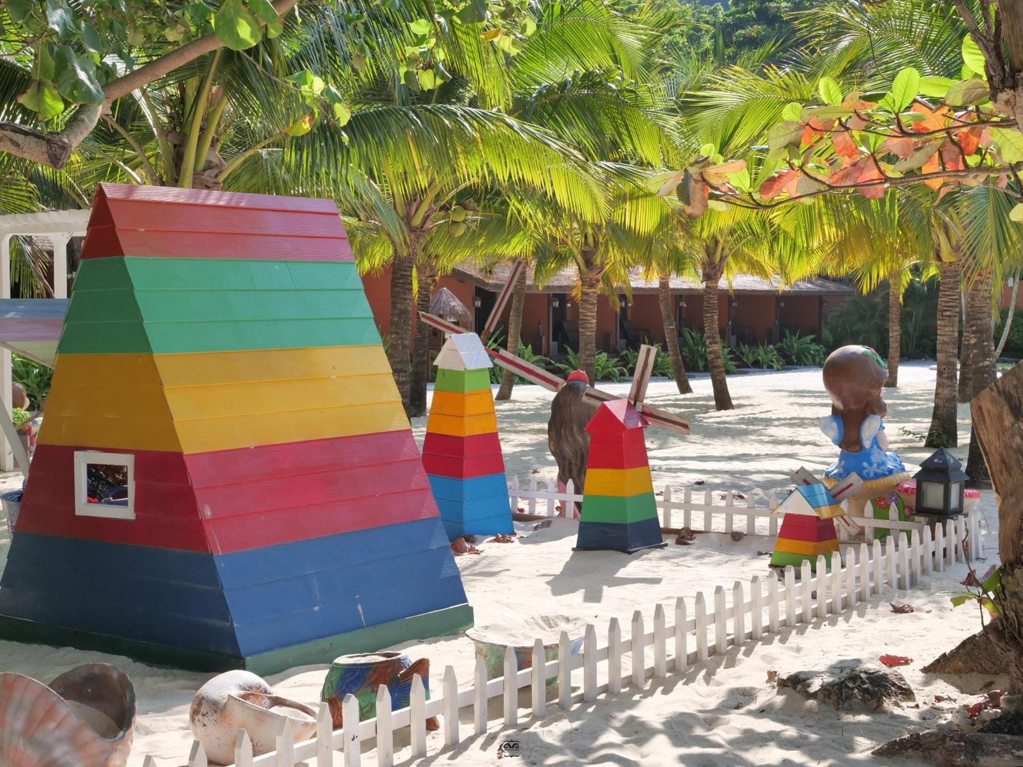 Отель Victoria Cliff Nyaung Oo Phee Island 5*